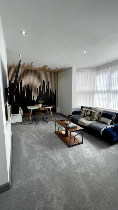Luxury 2 Bed Duplex Apartment By Yo Room! - Leicester City- Free Parking Eksteriør billede
