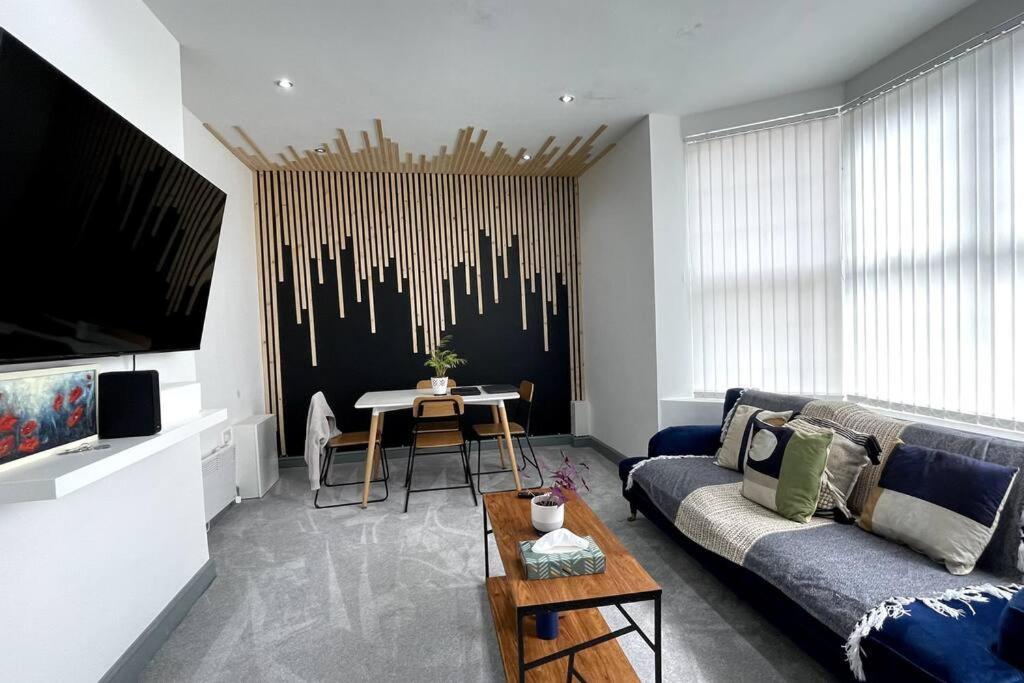 Luxury 2 Bed Duplex Apartment By Yo Room! - Leicester City- Free Parking Eksteriør billede